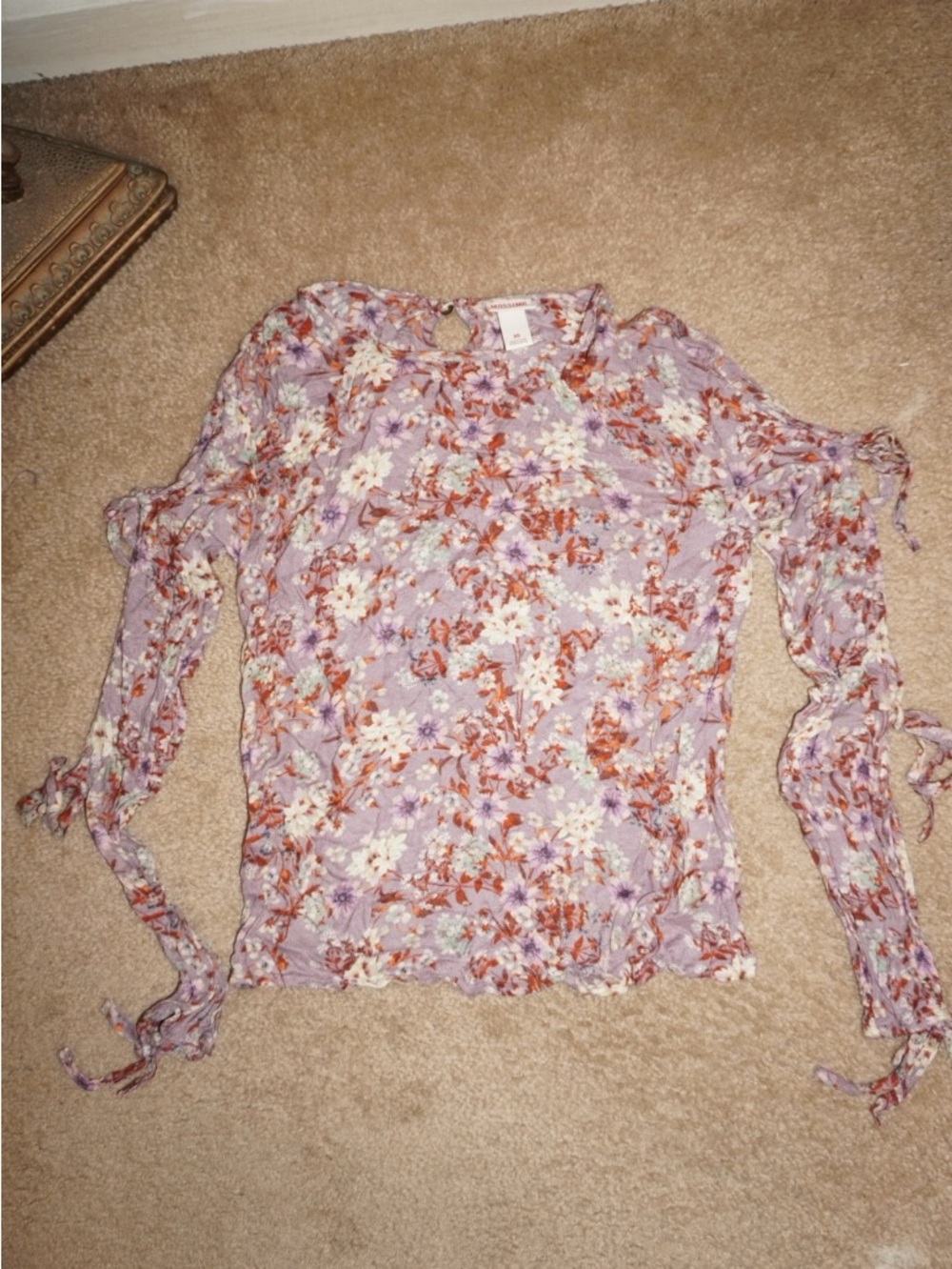 Mossimo Supply Co. Lavender Floral Long Sleeve Tie-Sleeve Top